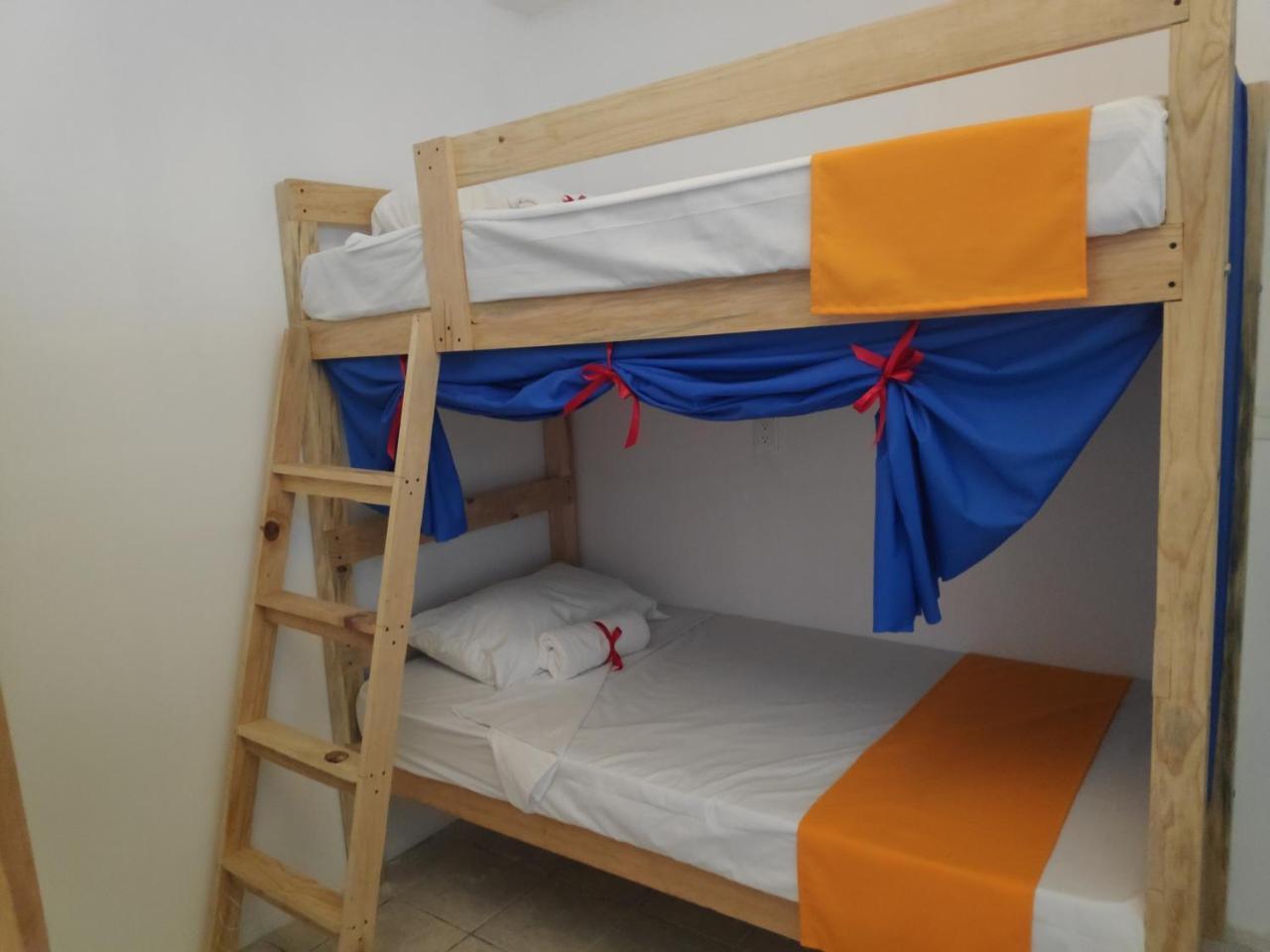 Morenita Linda Hostel Cancún Exterior foto